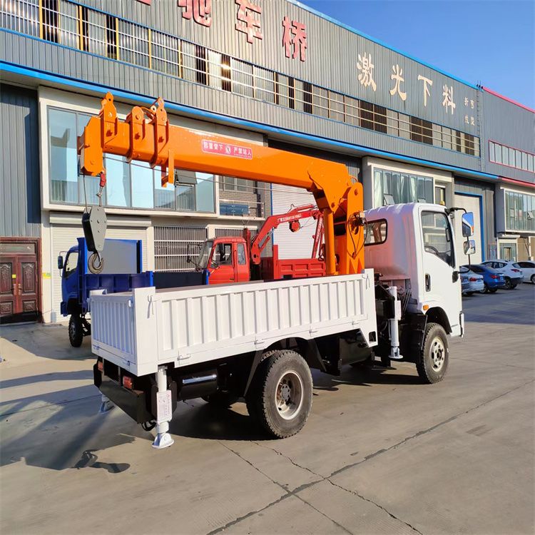 夏县三轮随车吊定制 农用改装机自备吊中瑞长期出售